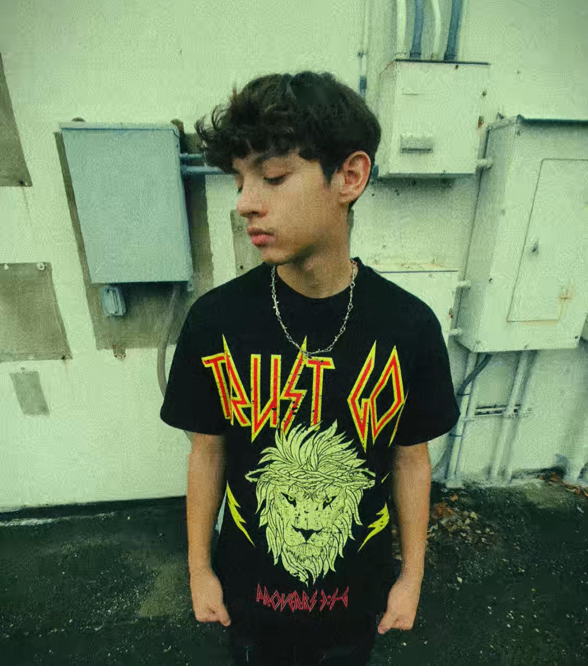 TRUST GOD LION TEE